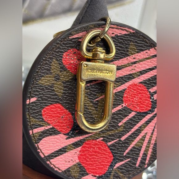Louis Vuitton 2016 Limited Edition Monogram Jungle Dots Bag Charm EUC - Picture 6 of 9